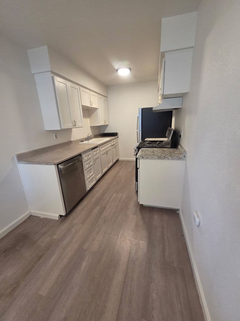 Roseville Apartment: 1813 Piedmont Way