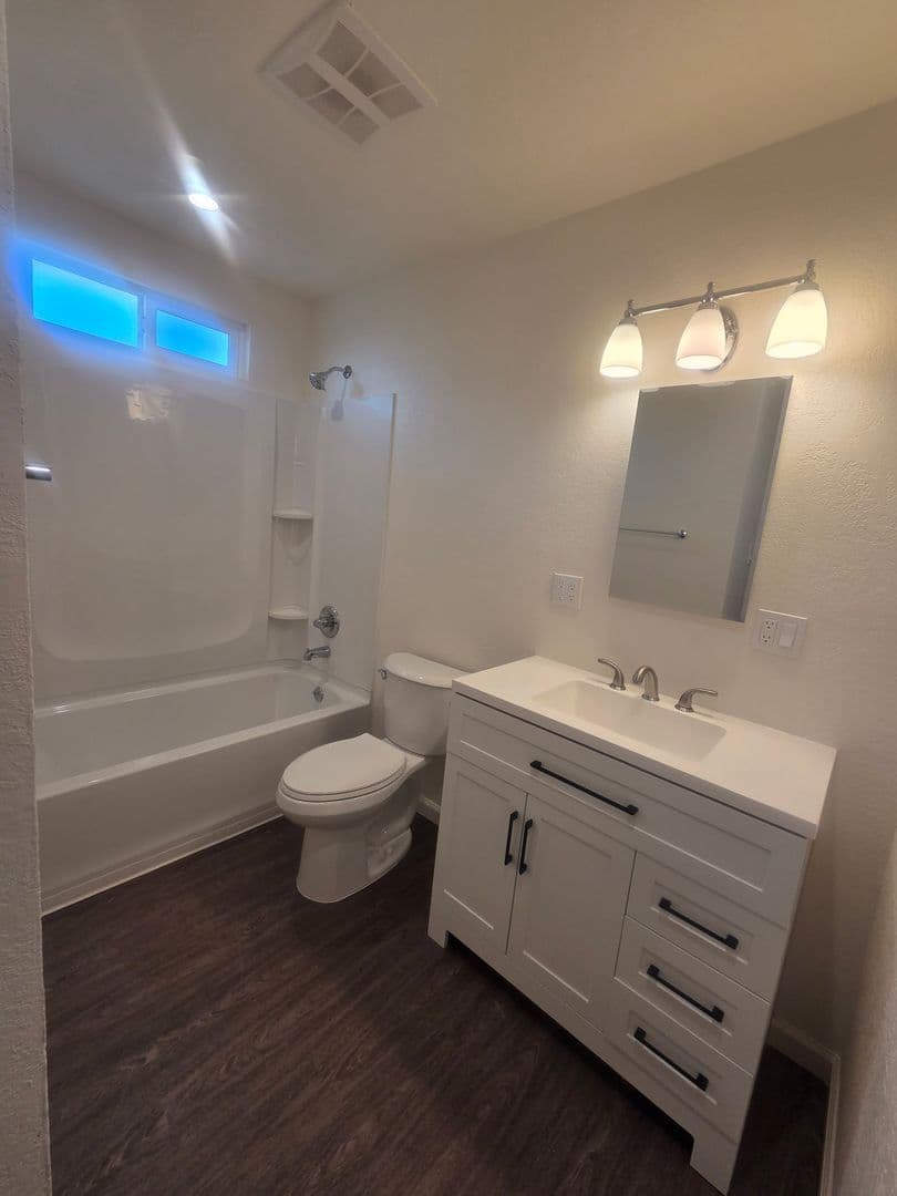 Roseville Apartment: 1813 Piedmont Way