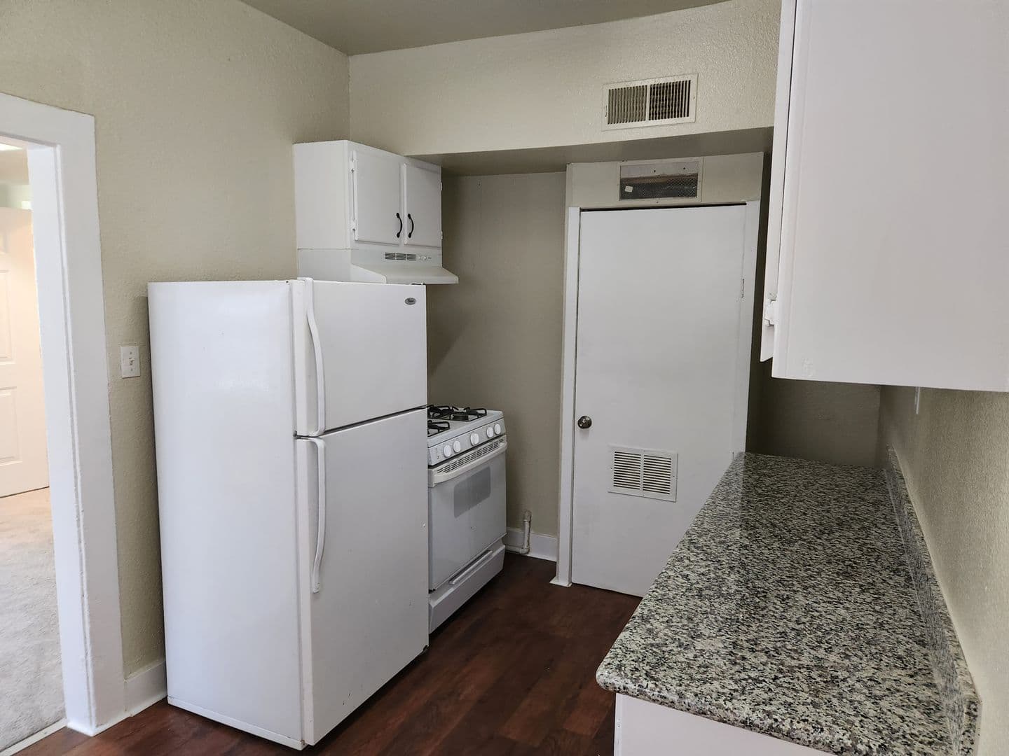 Sacramento Apartment: 3448 Y Street