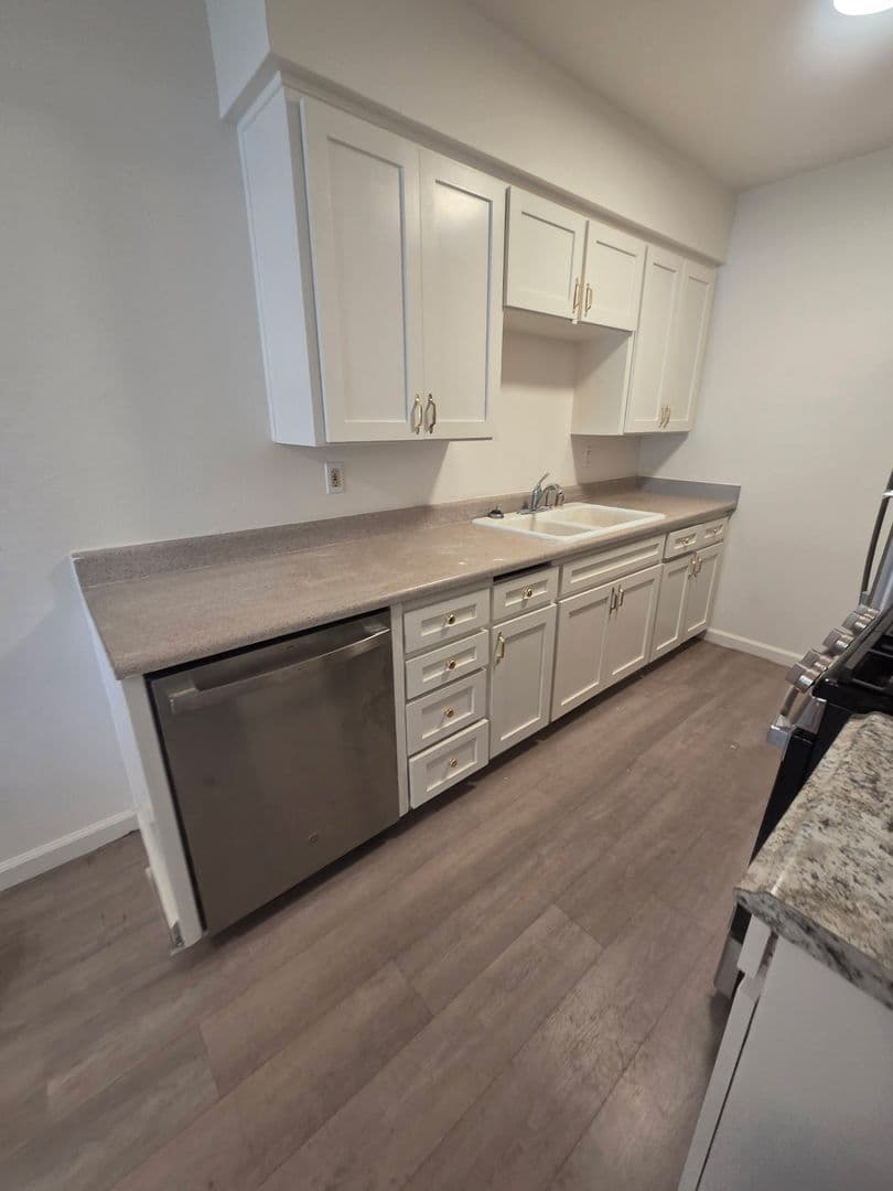 Roseville Apartment: 1813 Piedmont Way