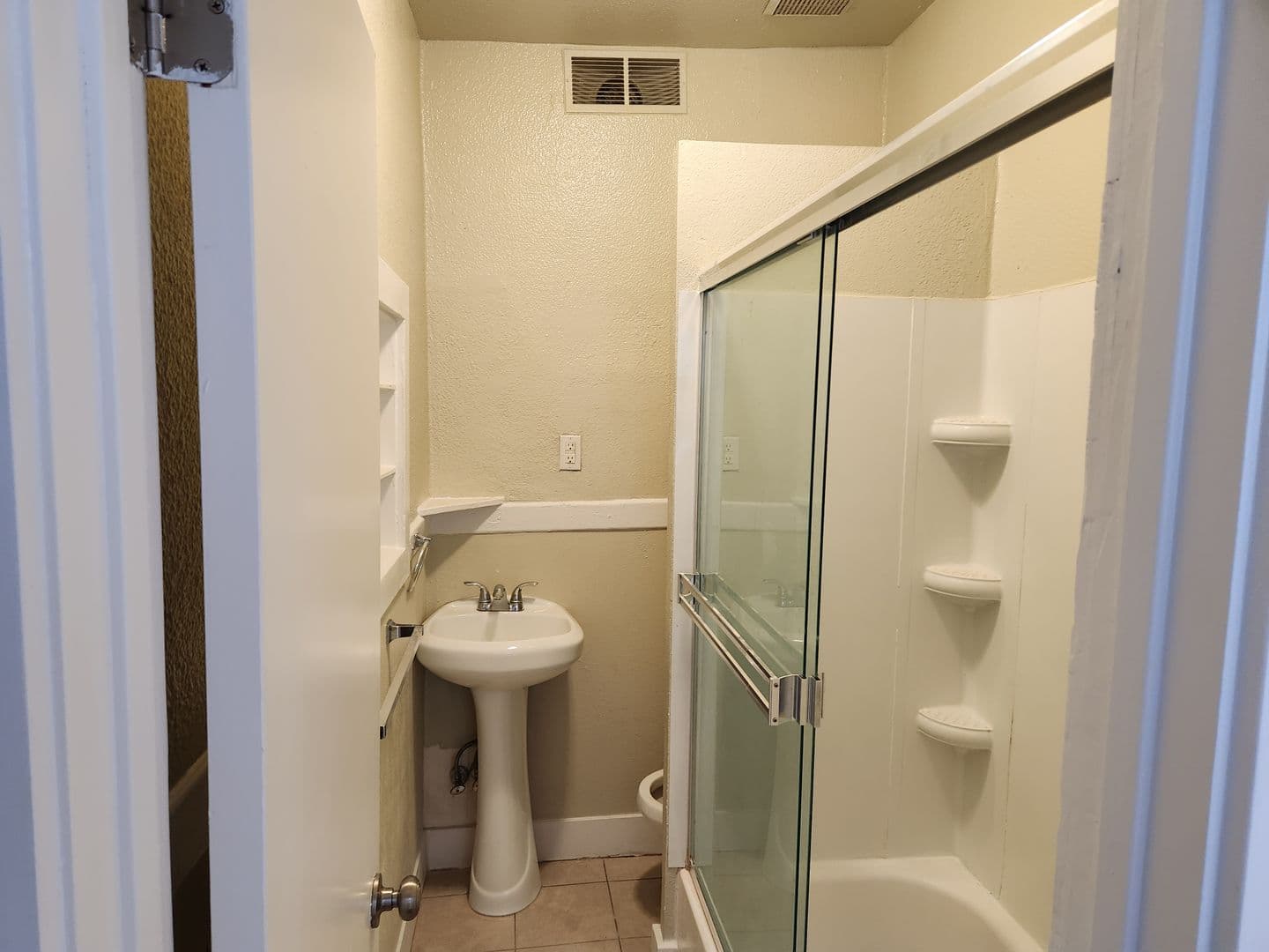 Sacramento Apartment: 3448 Y Street