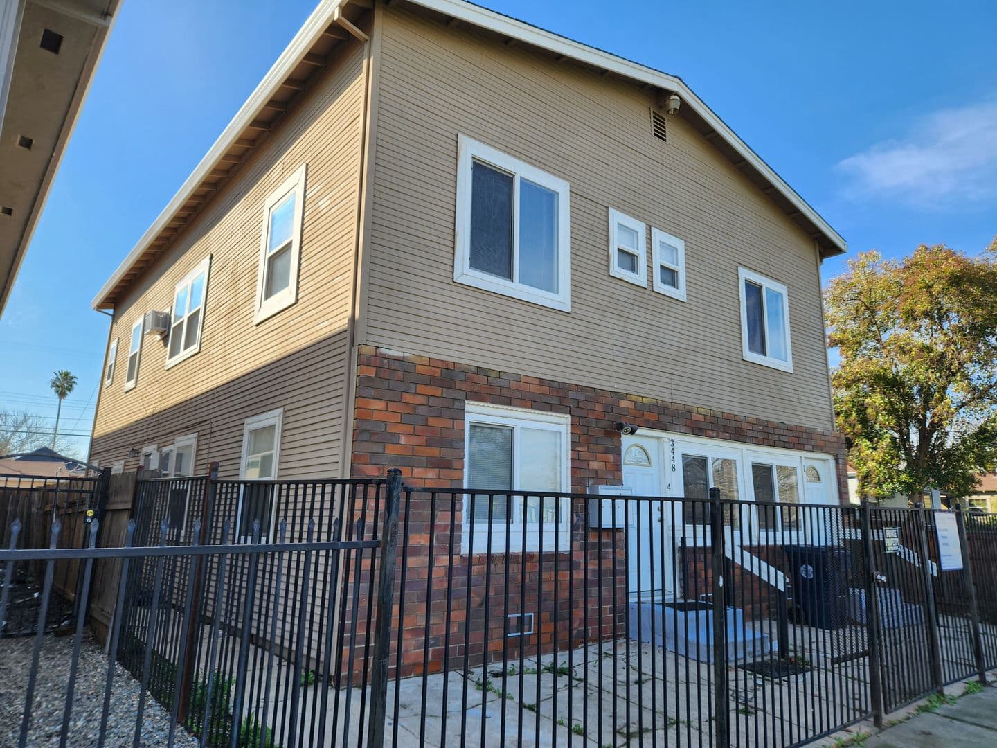 Sacramento Apartment: 3448 Y Street
