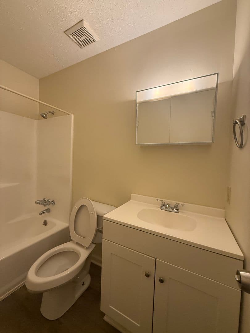 Danville House: 2165 North Main St. Apt 04
