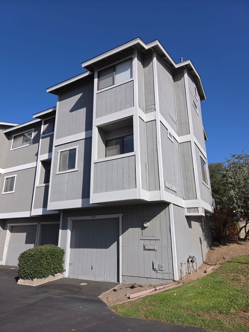 Oceano Condo: 1900 S. Elm St.