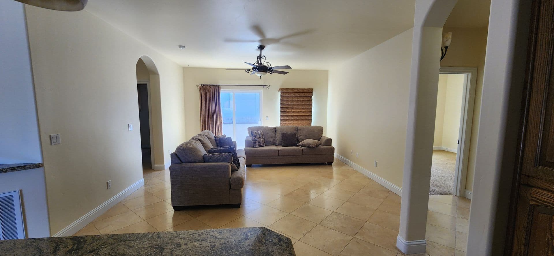 Grover Beach House: 690 Balboa