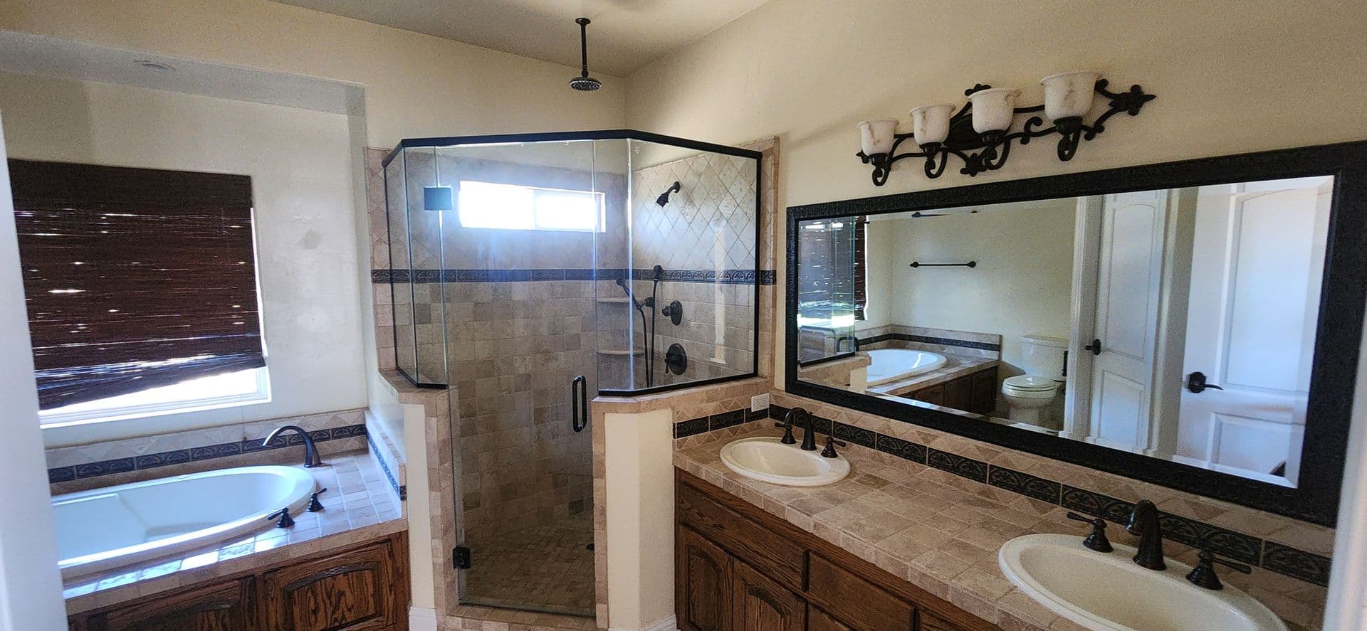 Grover Beach House: 690 Balboa