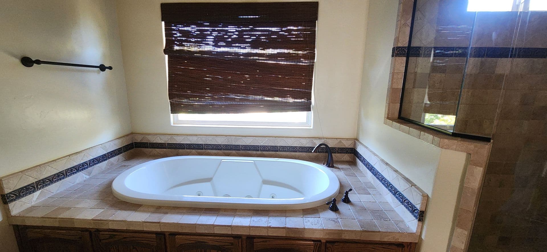 Grover Beach House: 690 Balboa