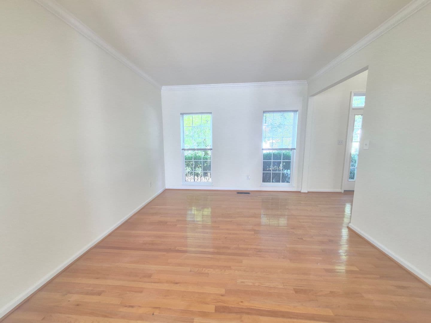 Fredericksburg House: 5207 Linden Drive