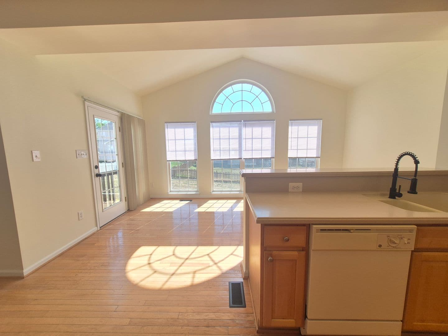 Fredericksburg House: 5207 Linden Drive