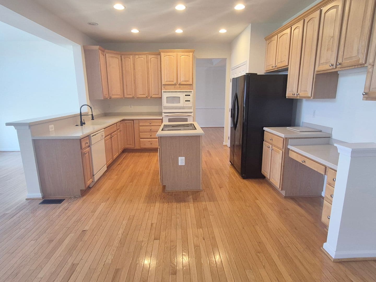 Fredericksburg House: 5207 Linden Drive