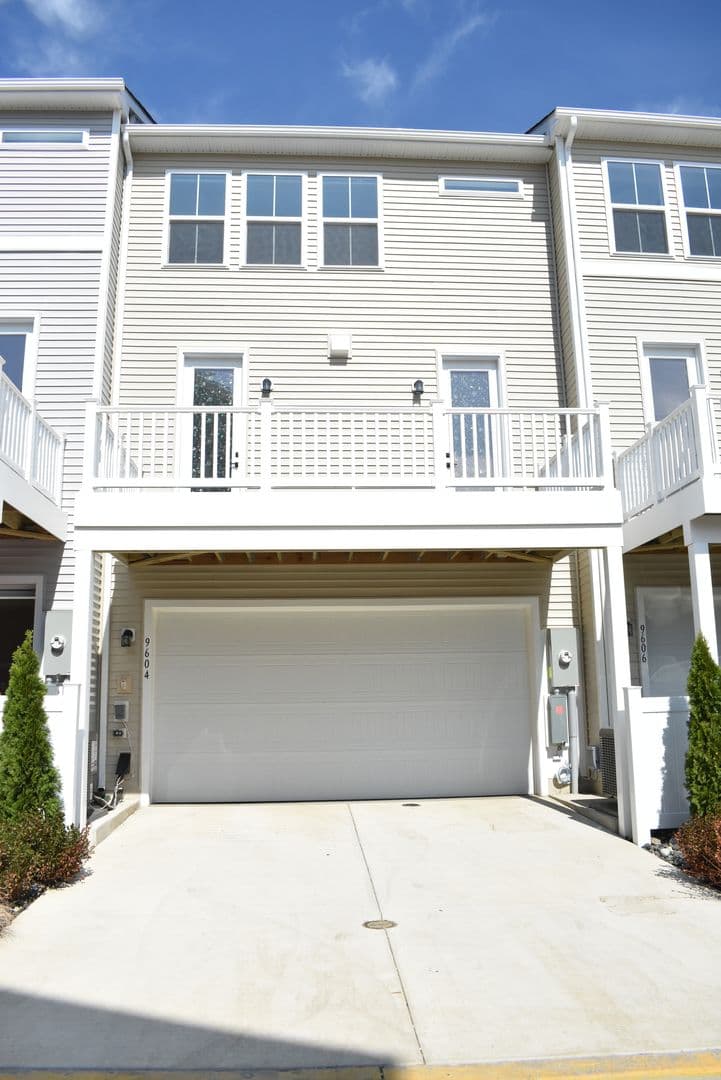 Fredericksburg Townhome: 9604 Blue Ash Alley