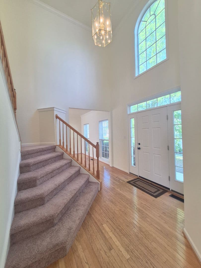 Fredericksburg House: 5207 Linden Drive
