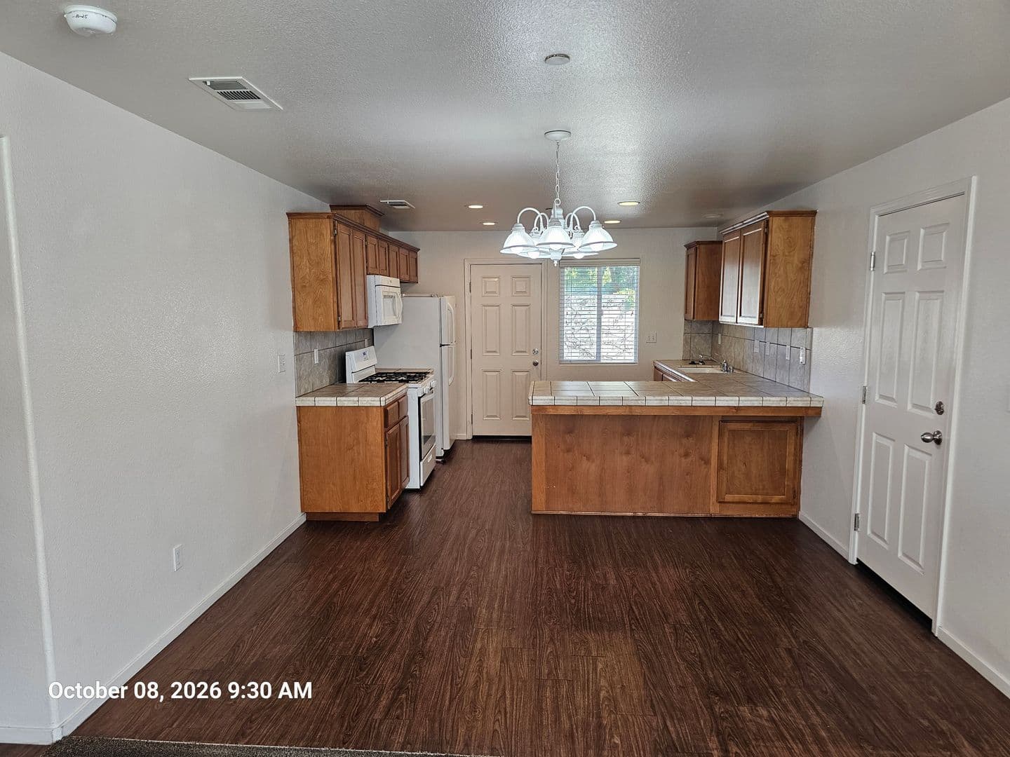 Visalia Apartment: 2935 - 2945 N. Crowe Street