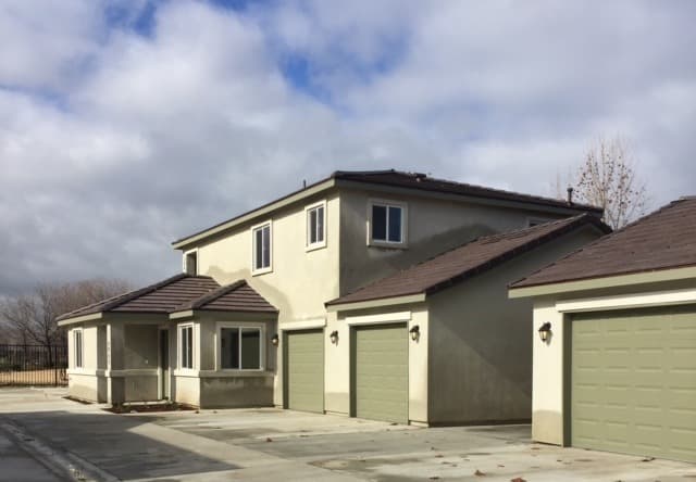 Visalia Apartment: 2935 - 2945 N. Crowe Street