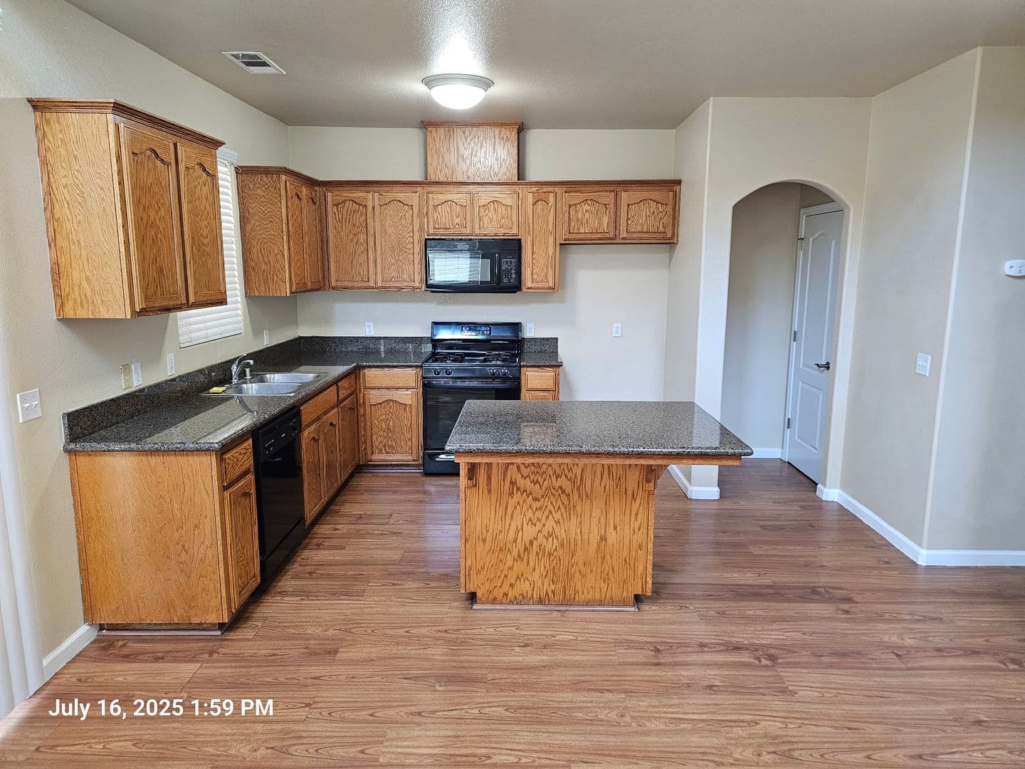 Tulare House: 1060 Goble Ct.