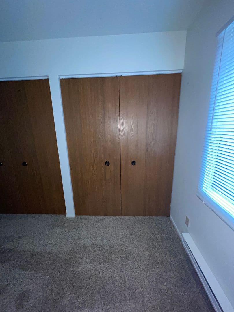 Sycamore Apartment: 1117 S Cross St. Office