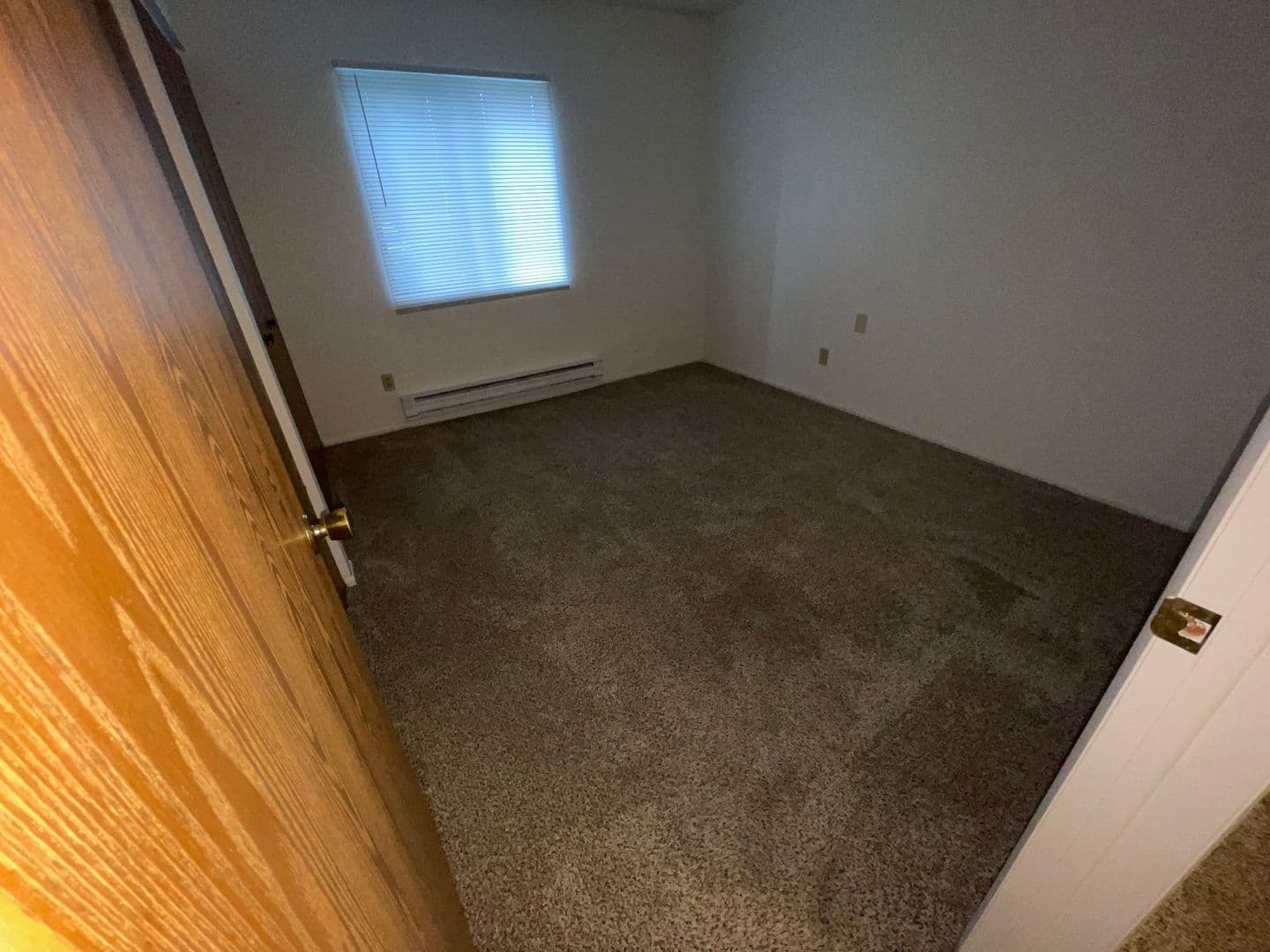 Sycamore Apartment: 1117 S Cross St. Office