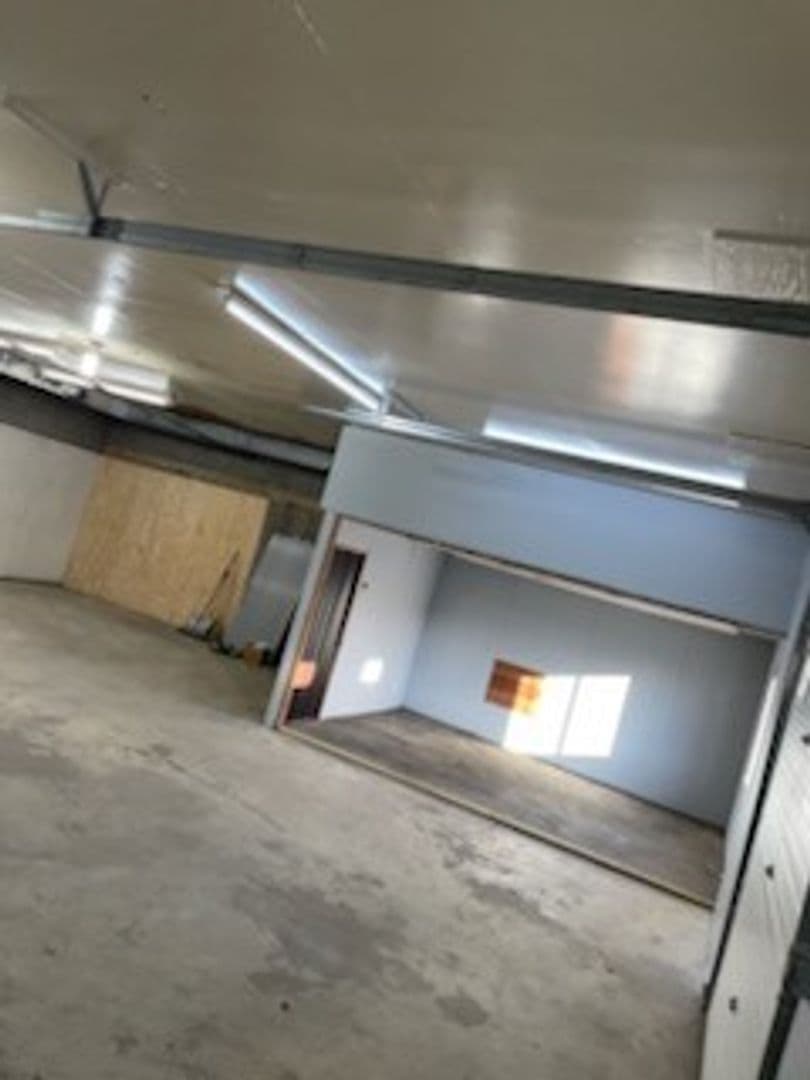 Madison Apartment: 907 Office #B Stewart Street