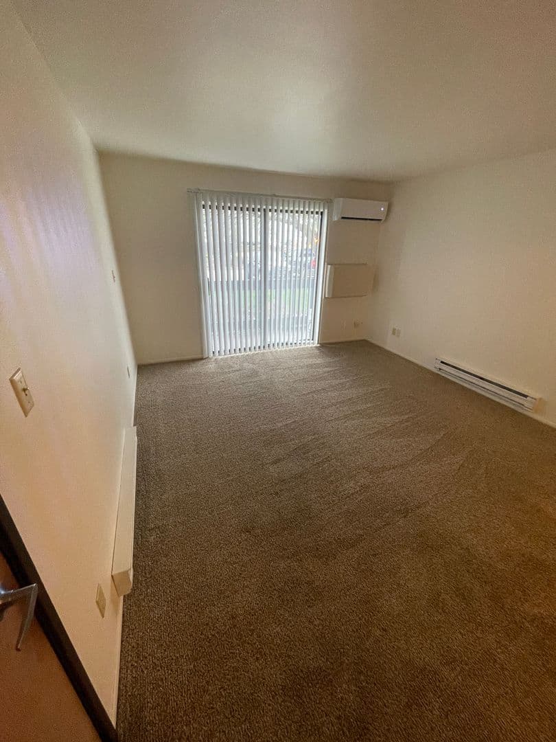Sycamore Apartment: 1117 S Cross St. Office