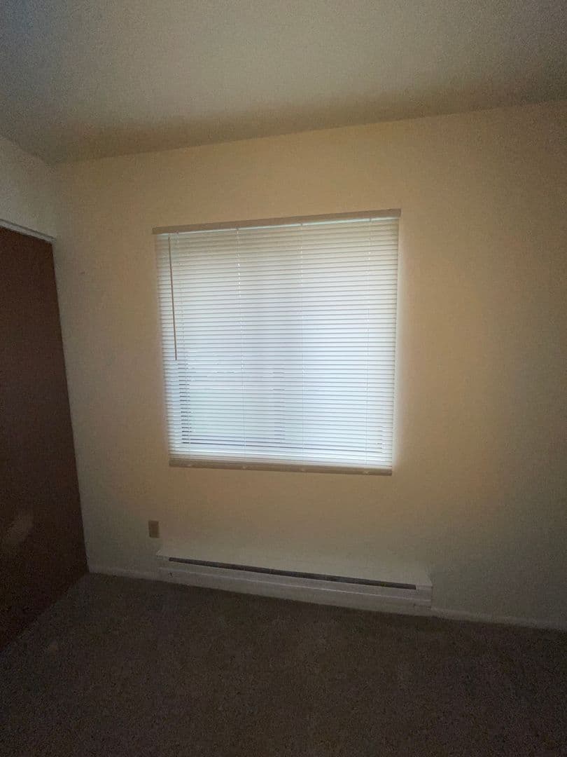 Sycamore Apartment: 1117 S Cross St. Office