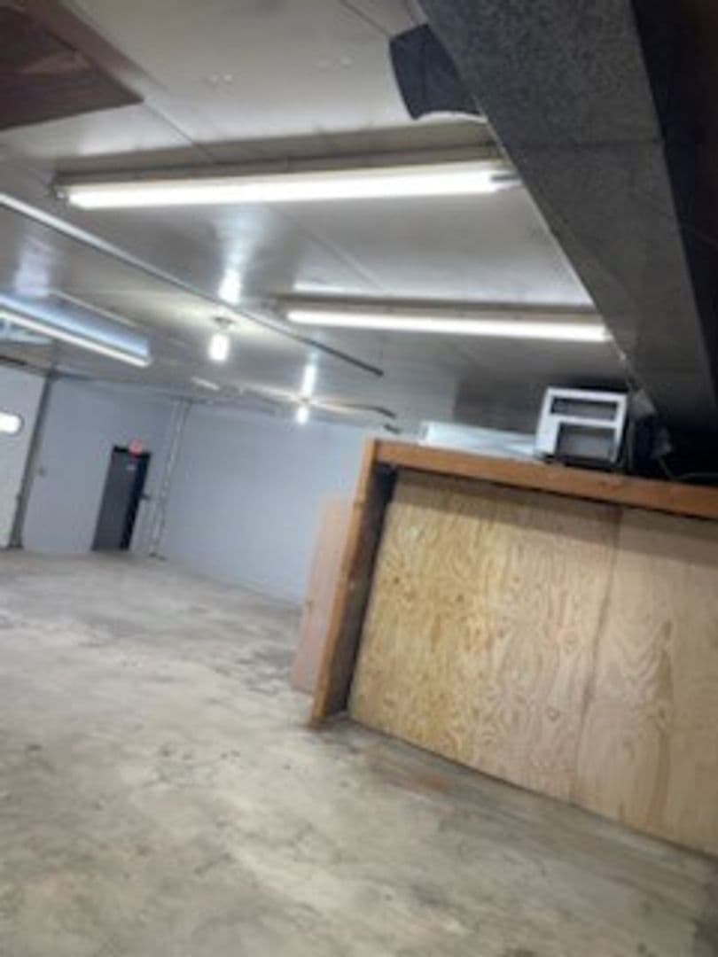 Madison Apartment: 907 Office #B Stewart Street