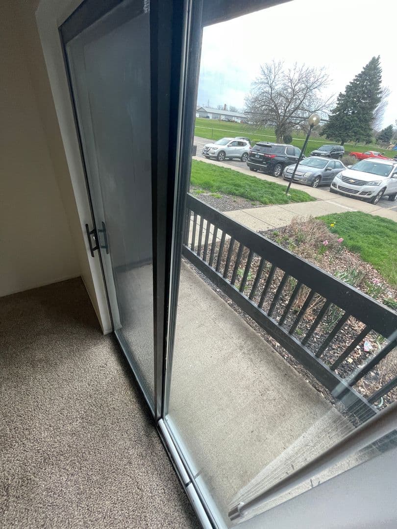 Sycamore Apartment: 1117 S Cross St. Office