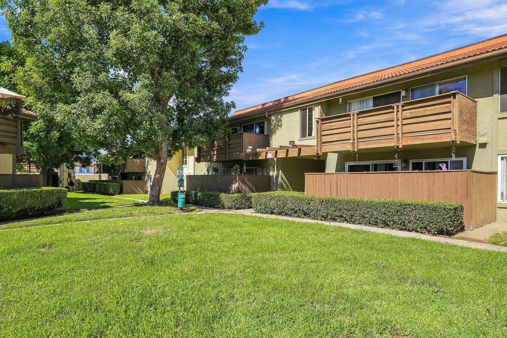 Oceanside Townhome: 615 Fredricks Ave #112
