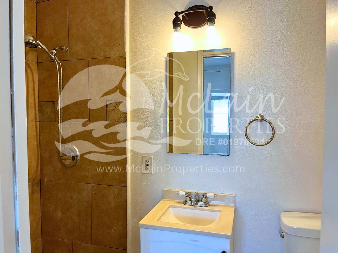 Santee House: 8747 Railroad Ave