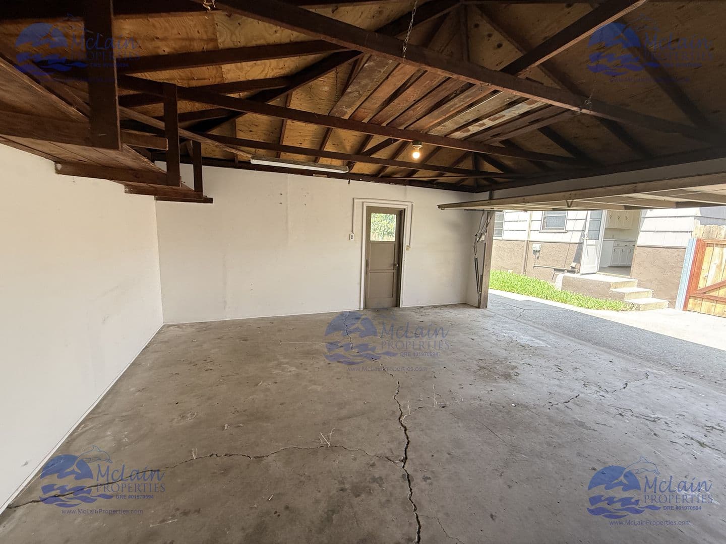 San Diego House: 4236 Corinth St