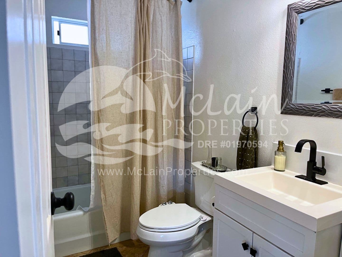 Santee House: 8747 Railroad Ave