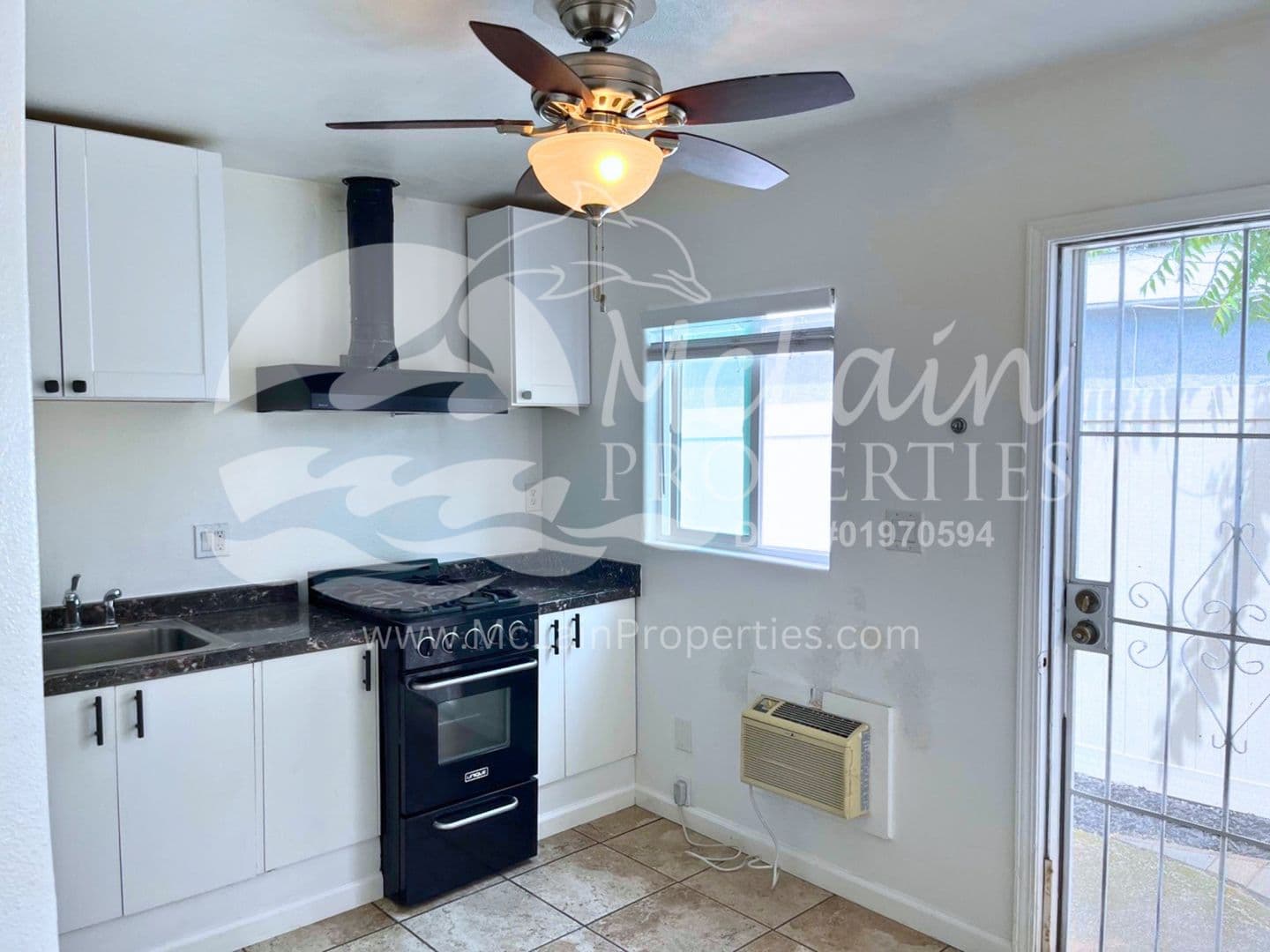 Santee House: 8747 Railroad Ave