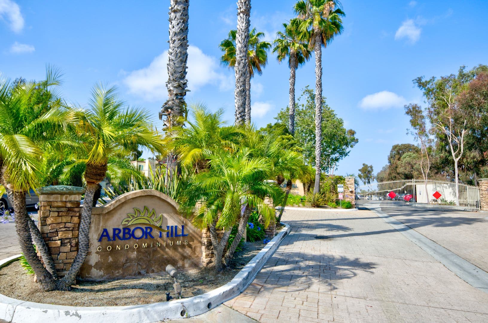 Oceanside Condo: 432 Edgehill Ln Unit 32 Oceanside, CA 92054-4727