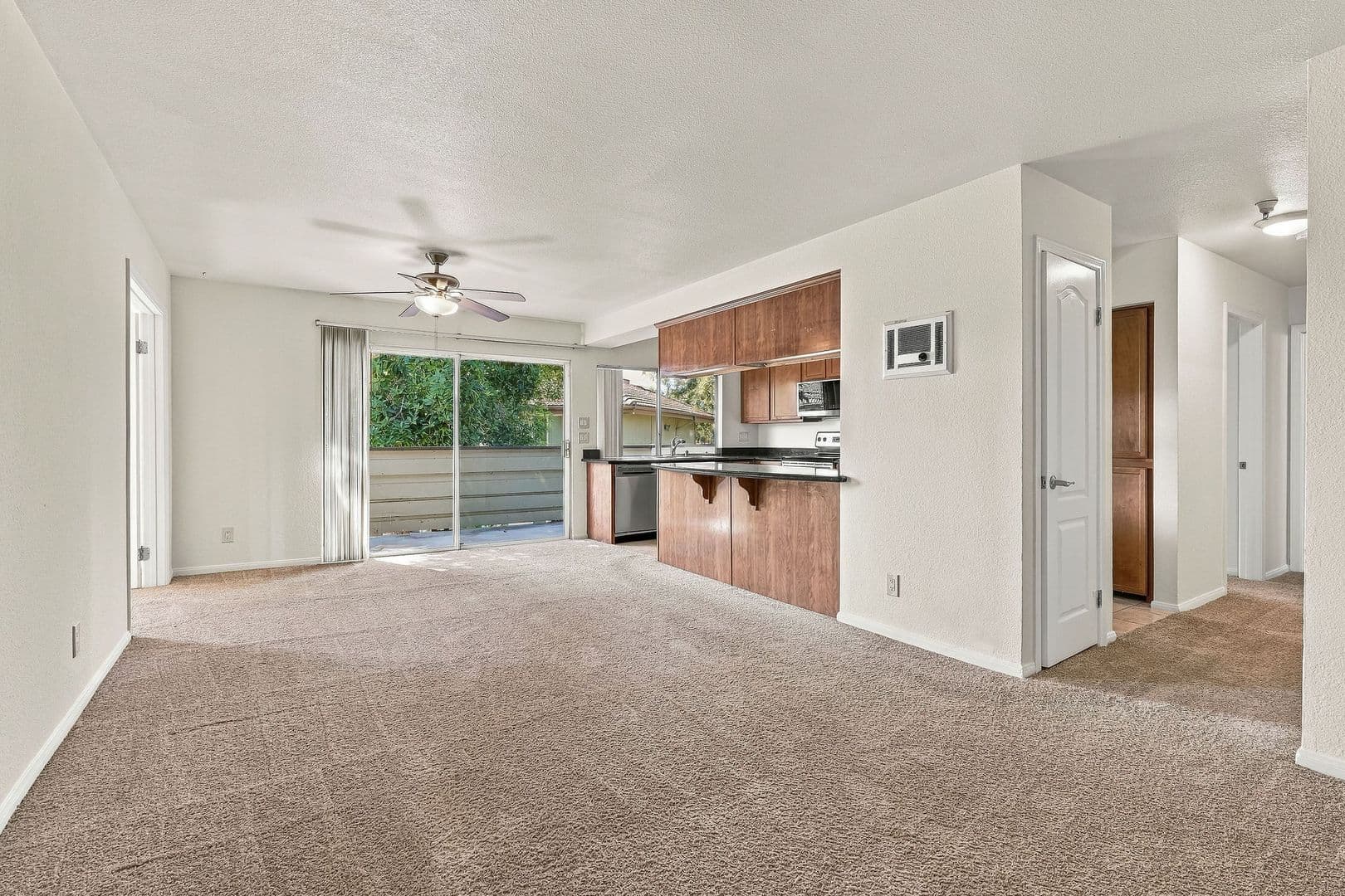 Oceanside Townhome: 615 Fredricks Ave #112