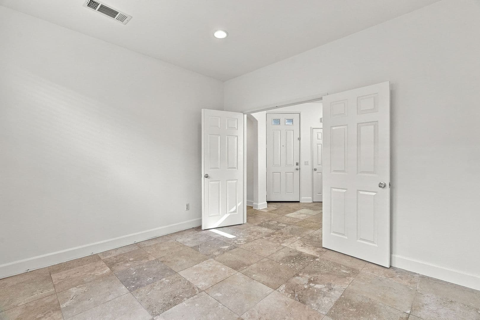Oceanside House: 1351 Enchante Way
