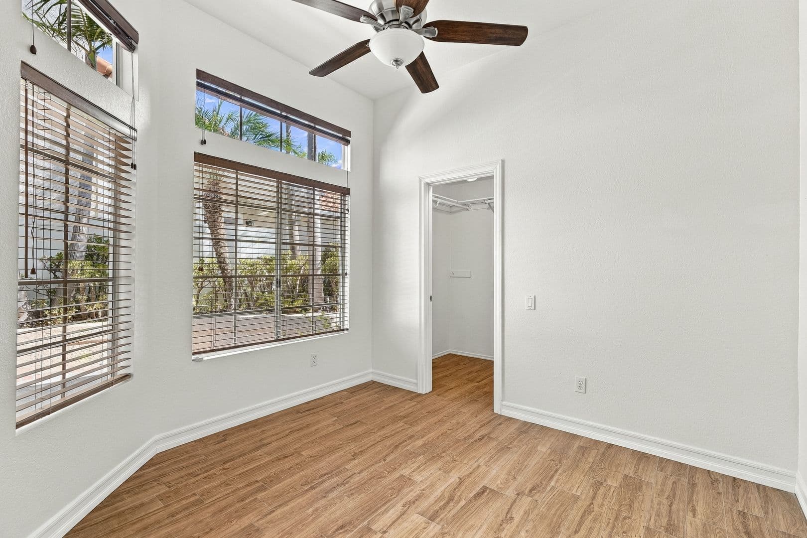 Vista House: 1086 Almeria Ct