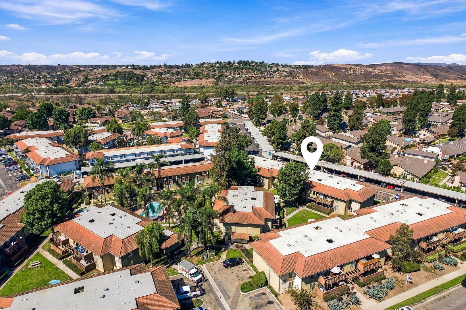 Oceanside Townhome: 615 Fredricks Ave