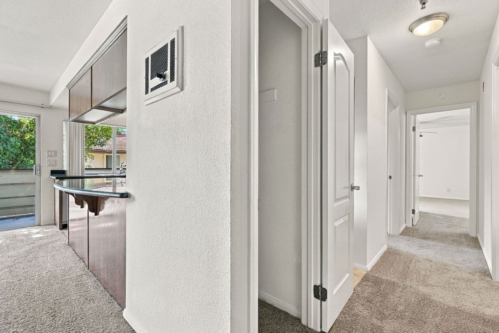 Oceanside Townhome: 615 Fredricks Ave