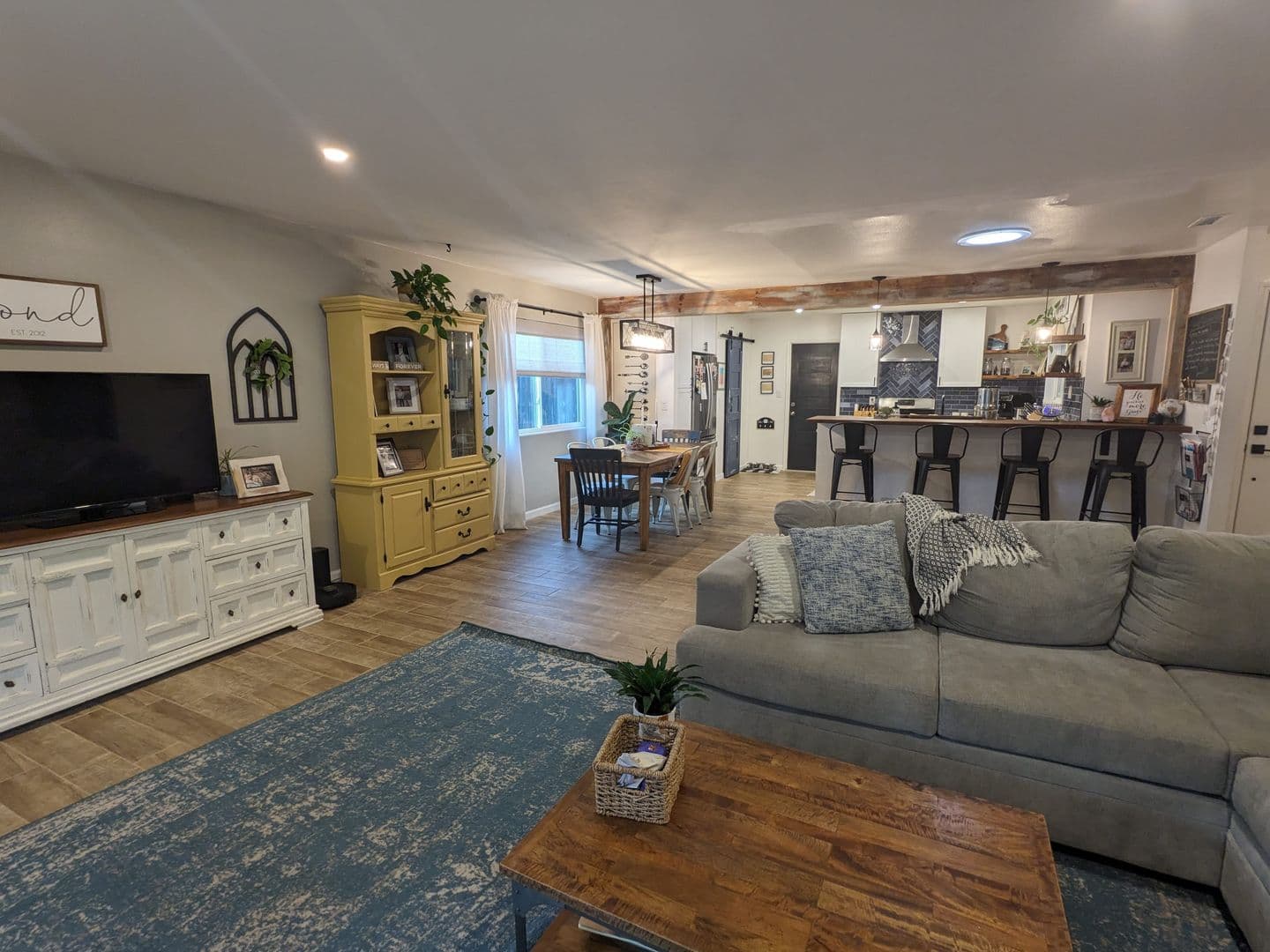 Poway House: 13964 Sam O Reno Road
