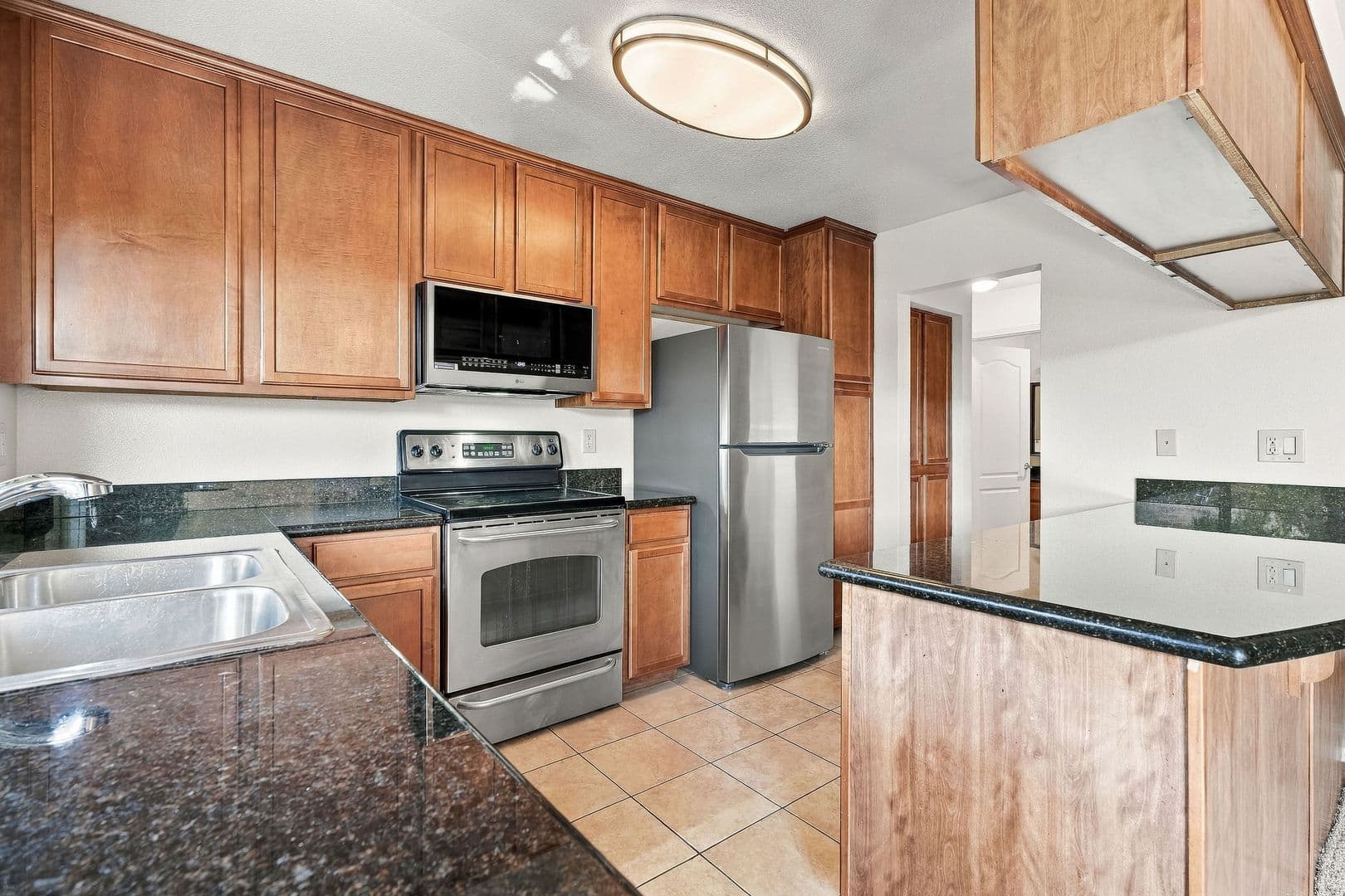Oceanside Townhome: 615 Fredricks Ave