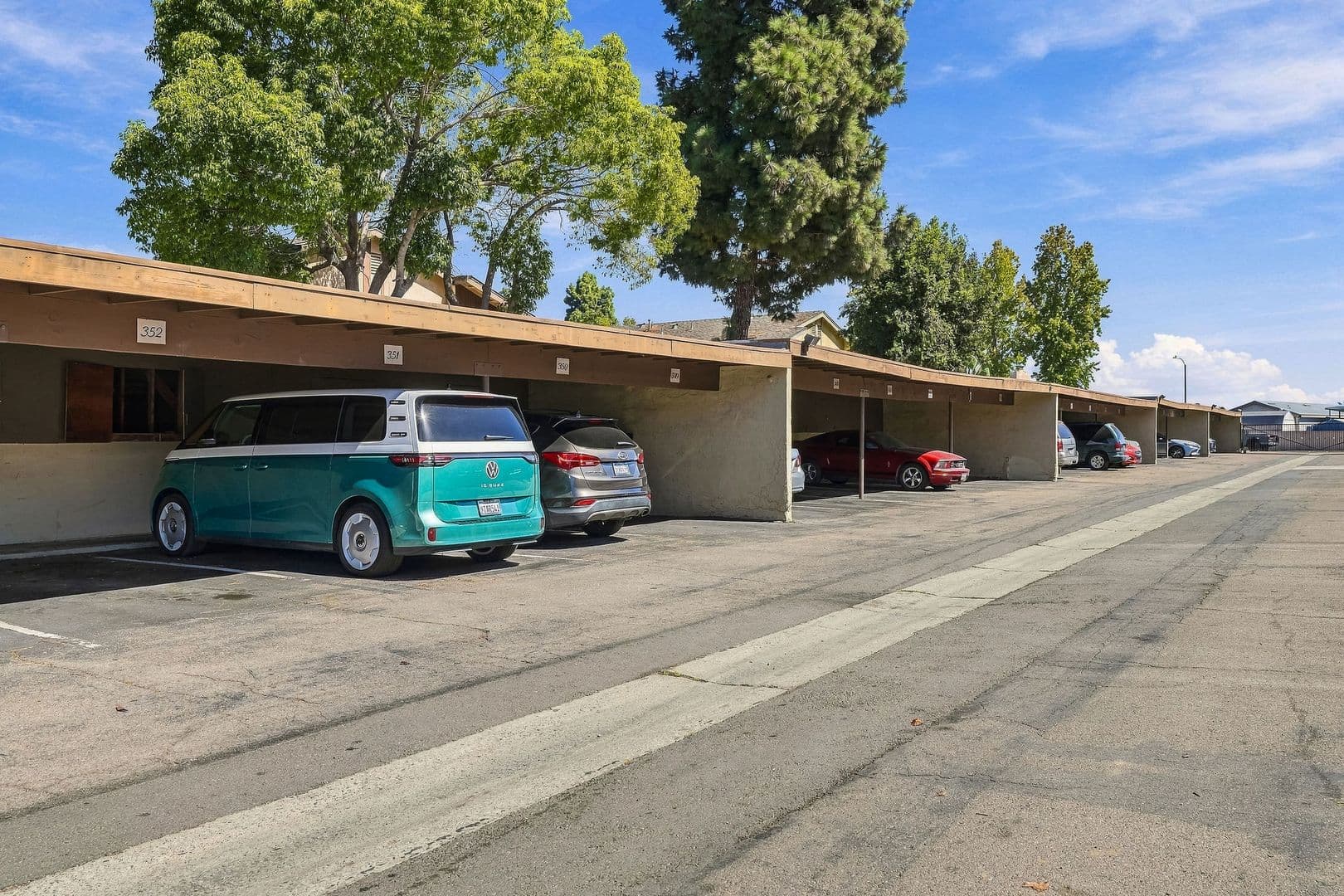Oceanside Townhome: 615 Fredricks Ave