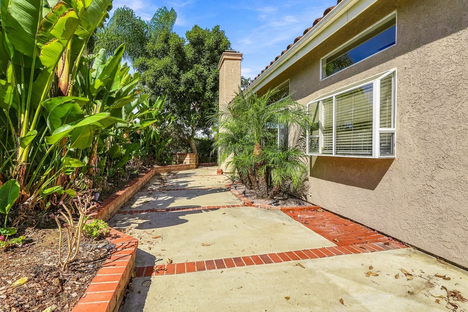 Vista House: 1086 Almeria Ct