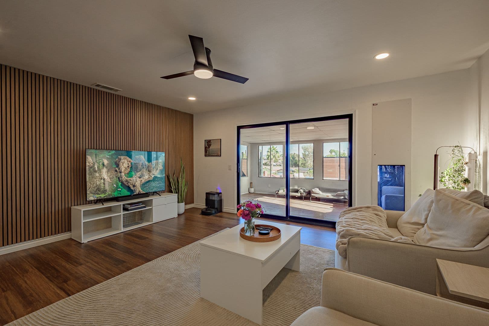 Oceanside House: 4931 Stephanie Pl