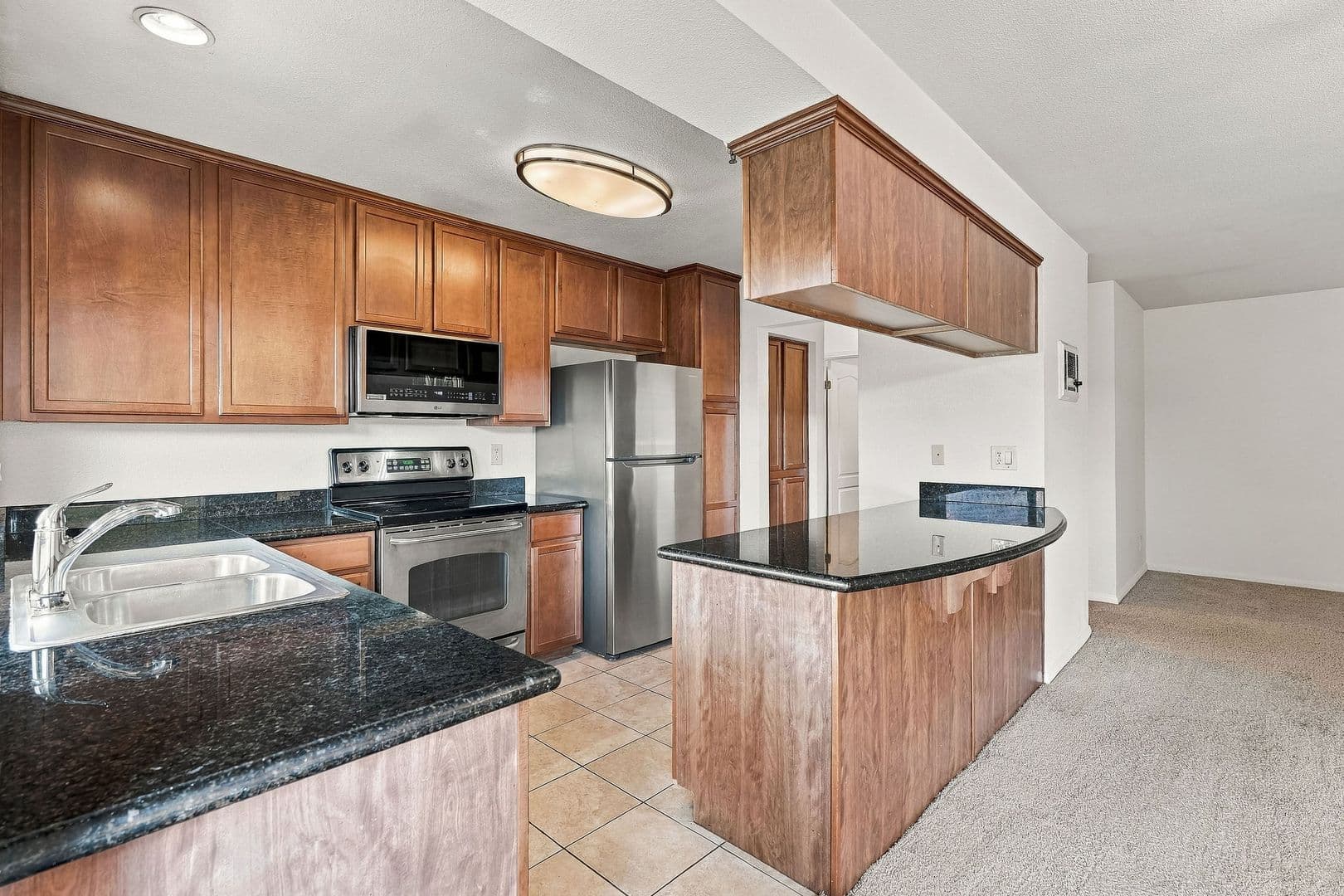 Oceanside Townhome: 615 Fredricks Ave #112
