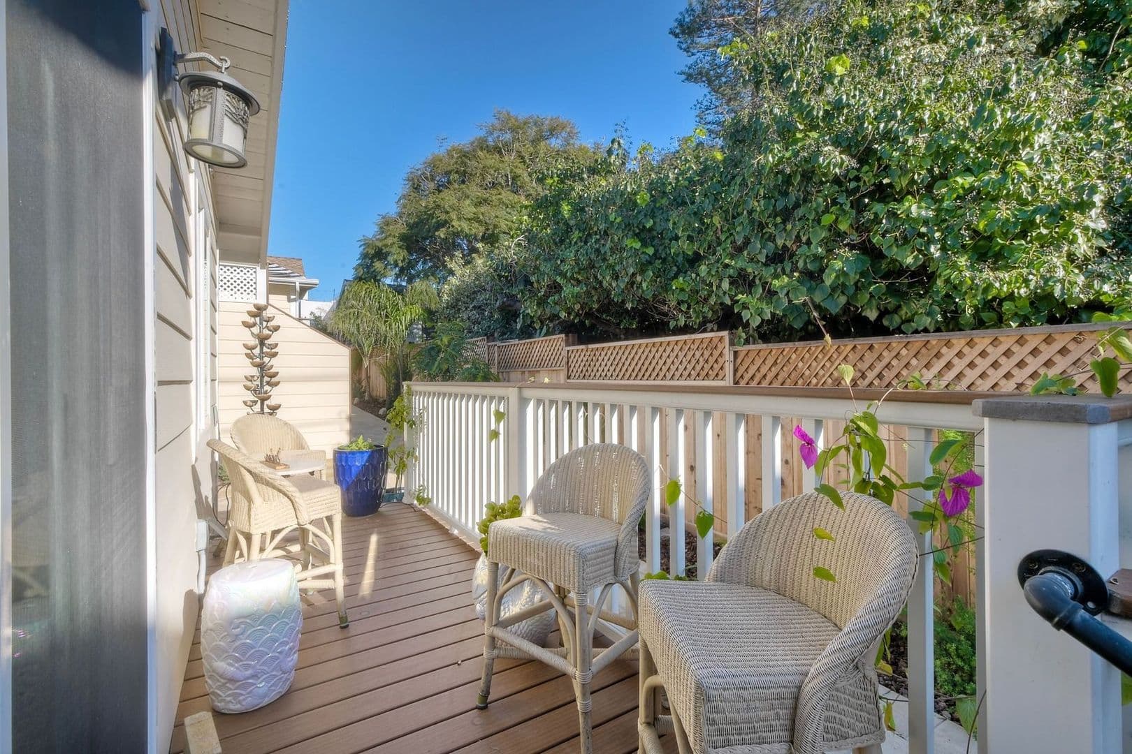 Oceanside Apartment: 409 N Ditmar