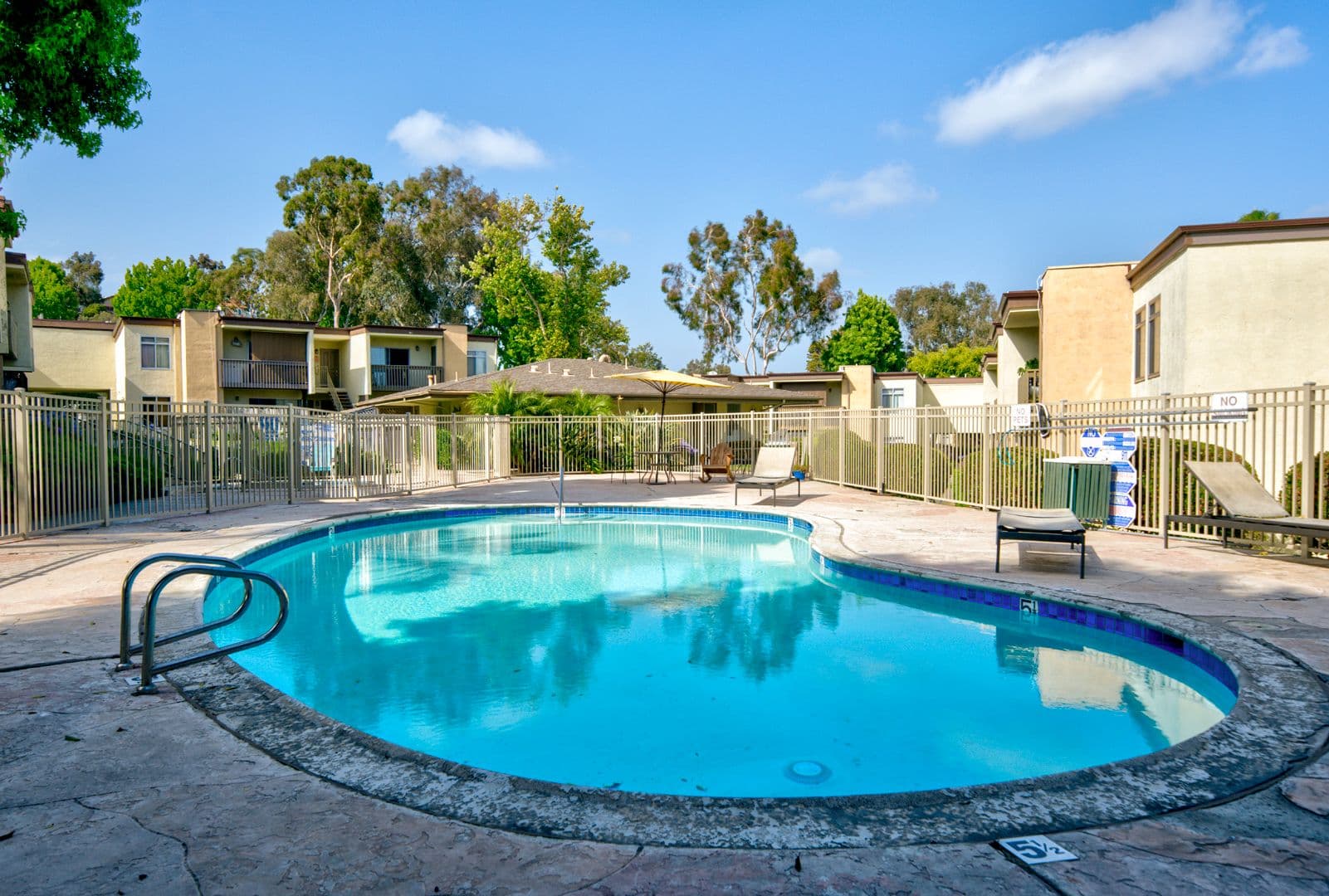 Oceanside Condo: 432 Edgehill Ln Unit 32 Oceanside, CA 92054-4727