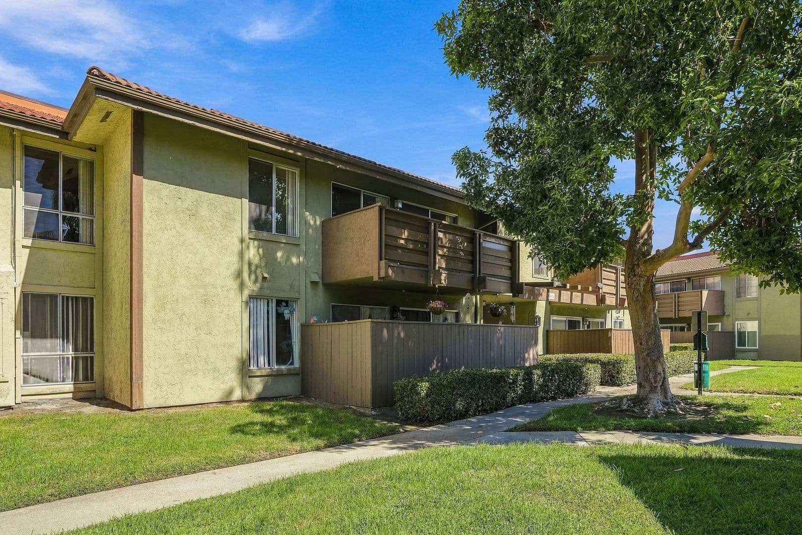 Oceanside Townhome: 615 Fredricks Ave #112