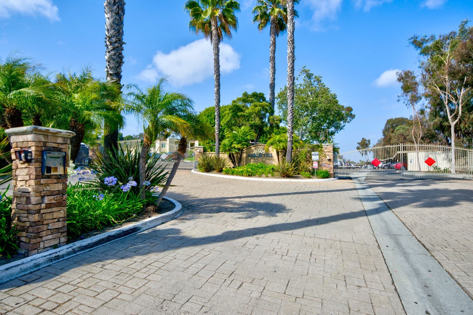Oceanside Condo: 432 Edgehill Ln Unit 32 Oceanside, CA 92054-4727