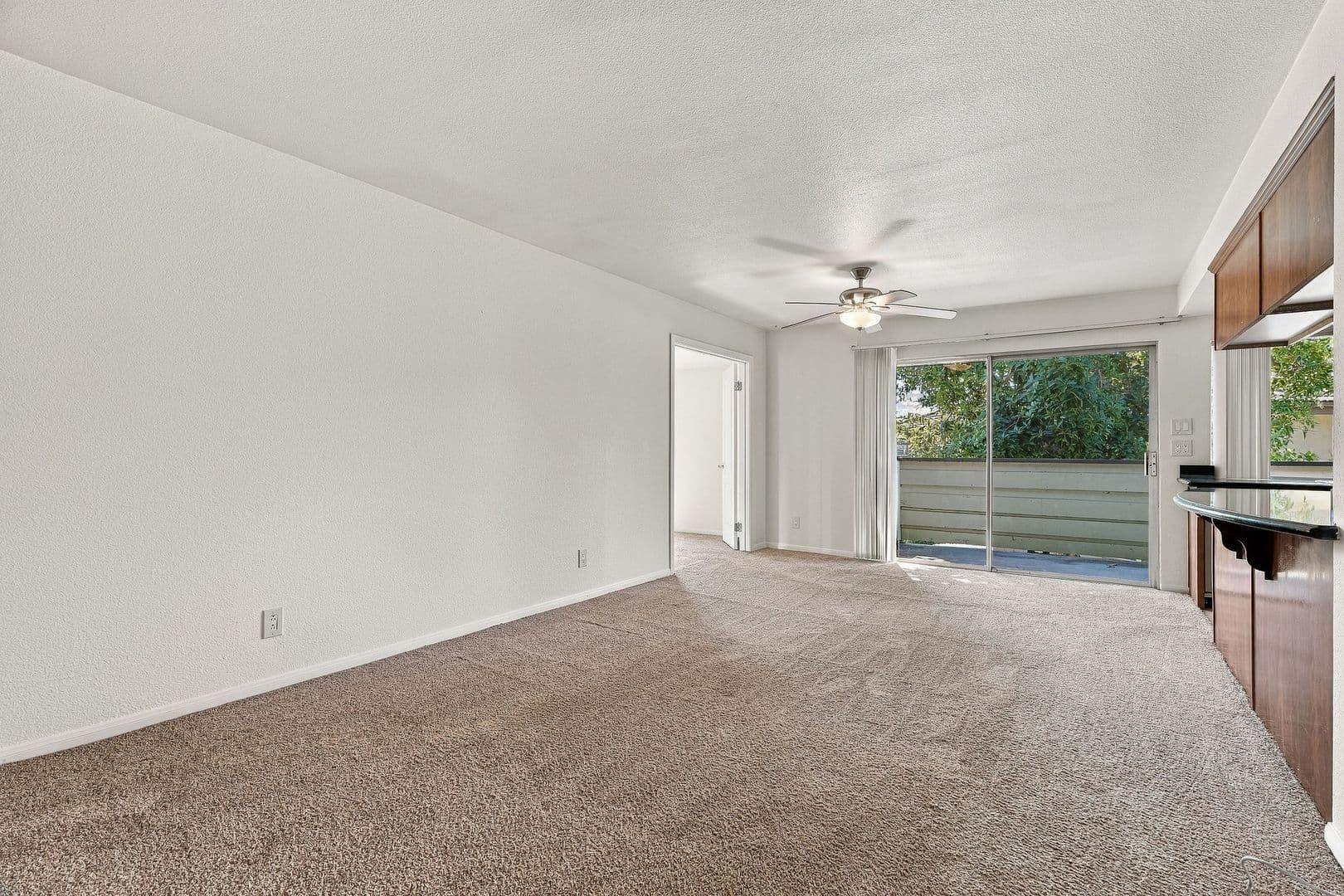 Oceanside Townhome: 615 Fredricks Ave #112