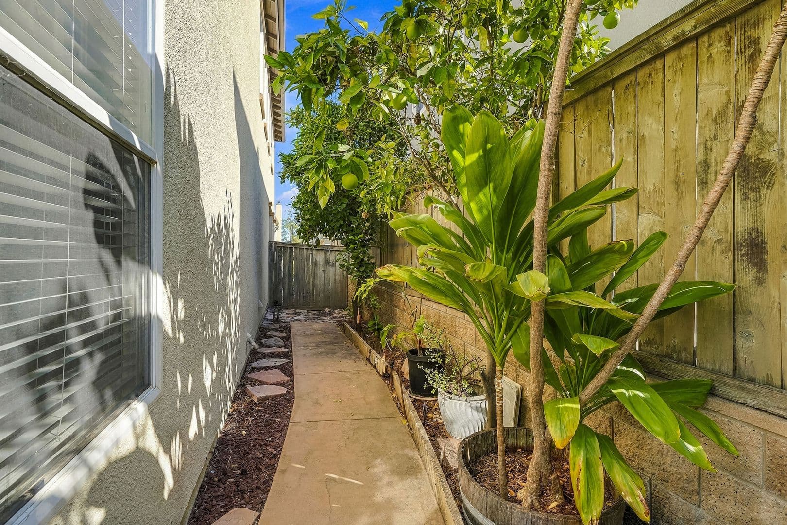 Oceanside House: 1351 Enchante Way