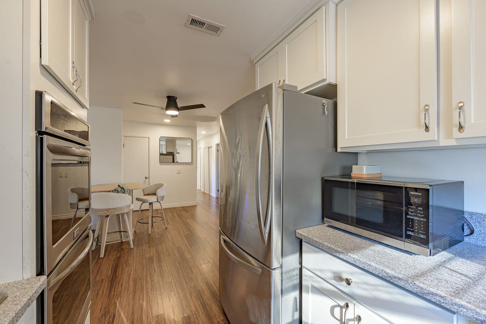 Oceanside House: 4931 Stephanie Pl